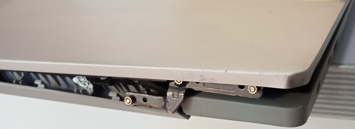 Sostituzione Cover, Plastiche, Cerniere Computer Portatili Notebook Negozio Roma